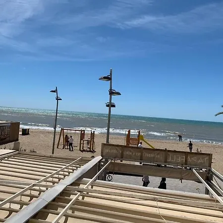 The Pleasure Of Living In Front Of The Sea Daire *